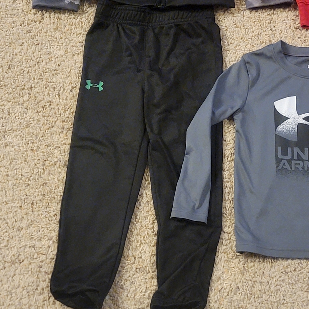 Boys Under Armour Mixed Bundle Sweatsuit Sweatshirt T Shirt Long Sleeved Tee 5T - Picture 3 of 7